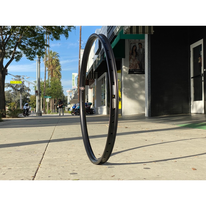 29" Velocity Blunt 35 Rim